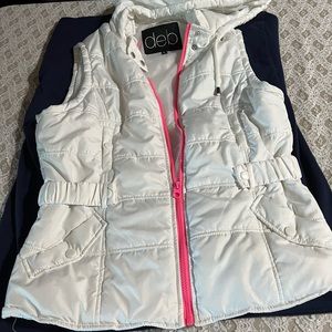 Deb woman’s white puffer jacket size XL